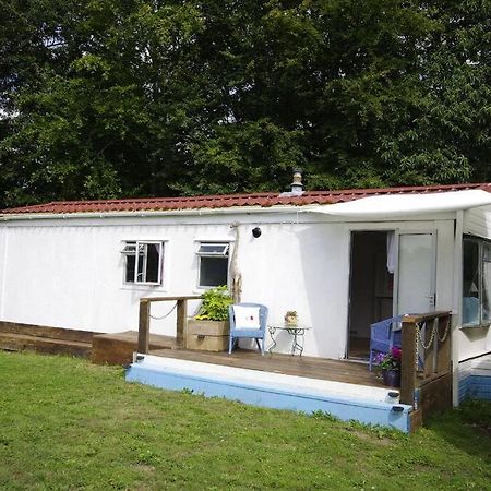 Rockets'S Retreat Villa Bursledon Bagian luar foto