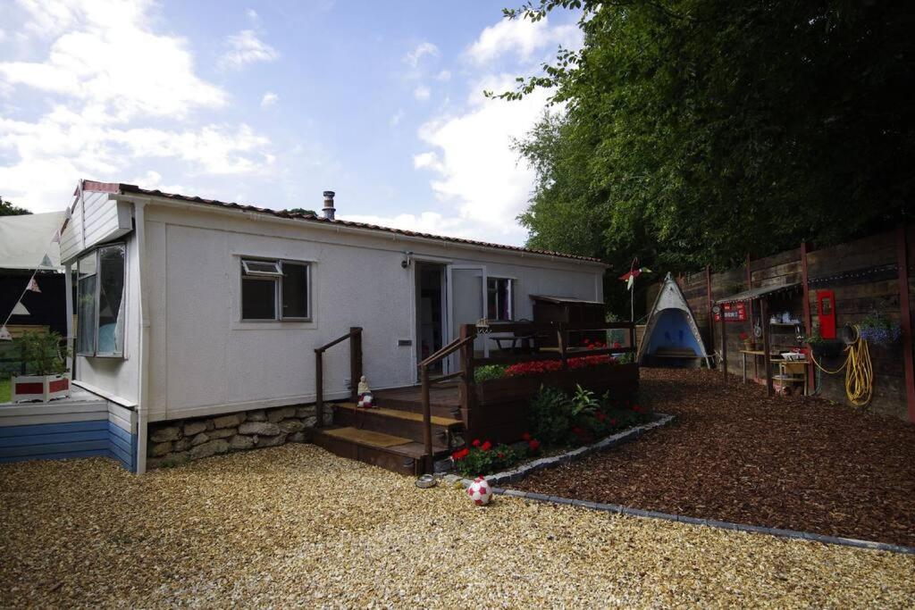Rockets'S Retreat Villa Bursledon Bagian luar foto