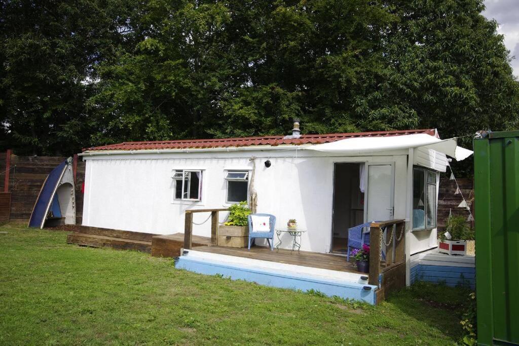 Rockets'S Retreat Villa Bursledon Bagian luar foto
